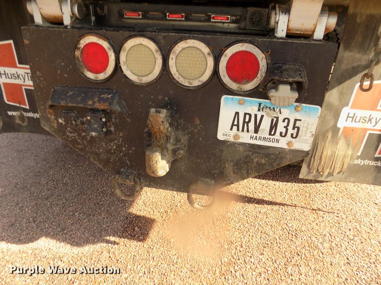 image for item DD2881 2004 GMC T7500 dump truck