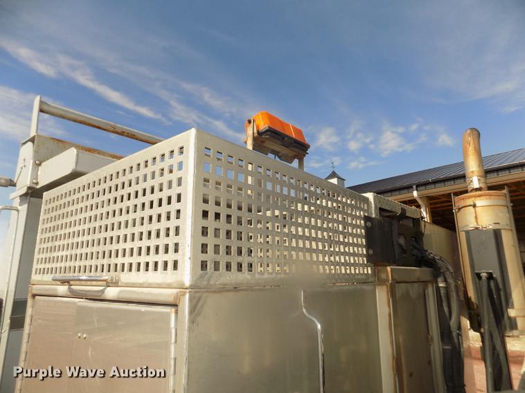 image for item DD2881 2004 GMC T7500 dump truck