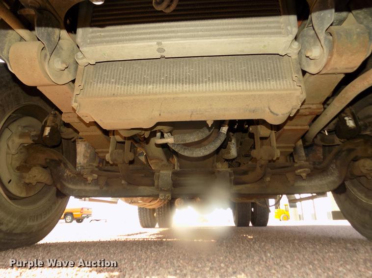 image for item DD2881 2004 GMC T7500 dump truck