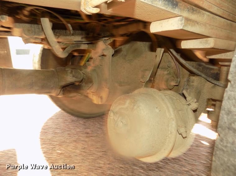 image for item DD2881 2004 GMC T7500 dump truck