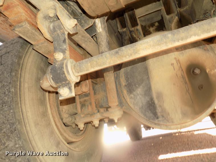 image for item DD2881 2004 GMC T7500 dump truck