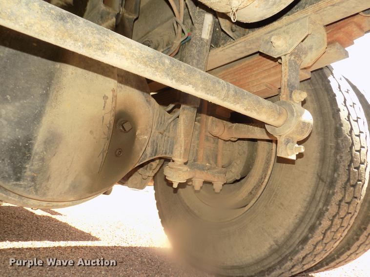 image for item DD2881 2004 GMC T7500 dump truck