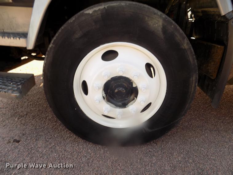 image for item DD2881 2004 GMC T7500 dump truck