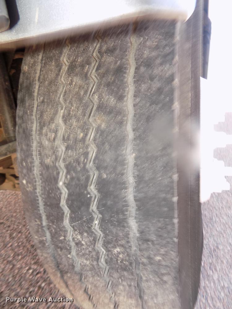 image for item DD2881 2004 GMC T7500 dump truck