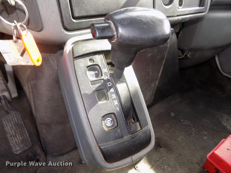 image for item DD2882 2003 International DuraStar 4300 flatbed truck