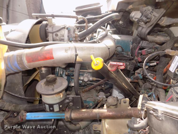 image for item DD2882 2003 International DuraStar 4300 flatbed truck