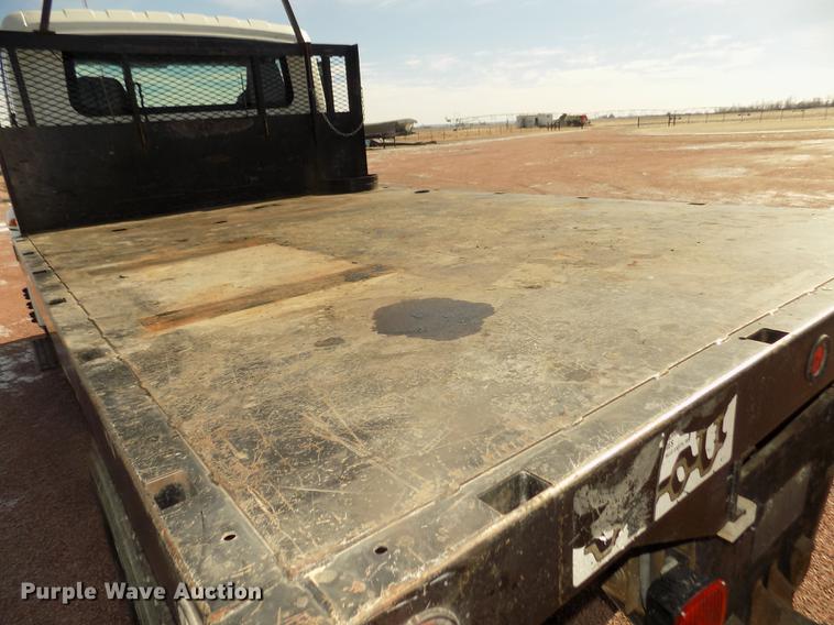 image for item DD2882 2003 International DuraStar 4300 flatbed truck