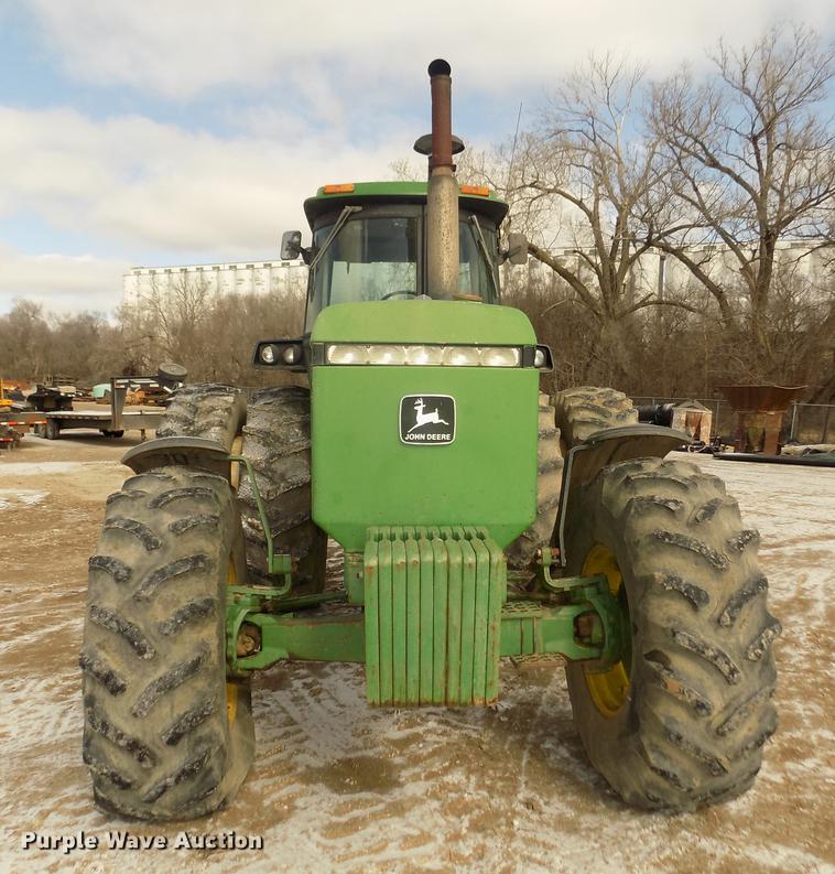 image for item DD2884 1983 John Deere 4850 MFWD tractor