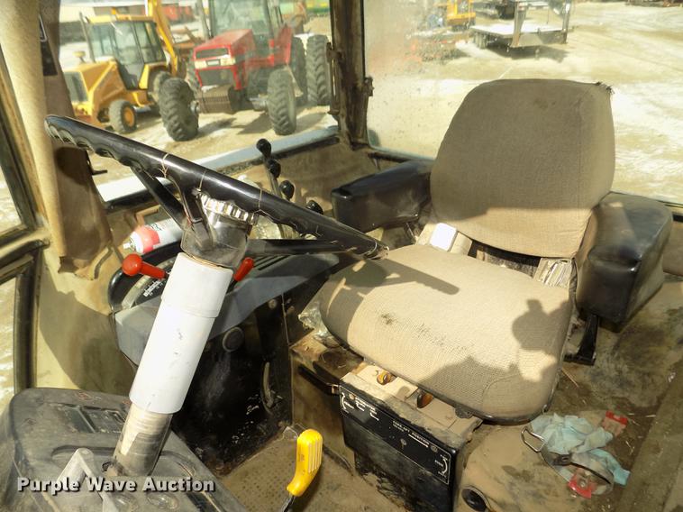 image for item DD2884 1983 John Deere 4850 MFWD tractor