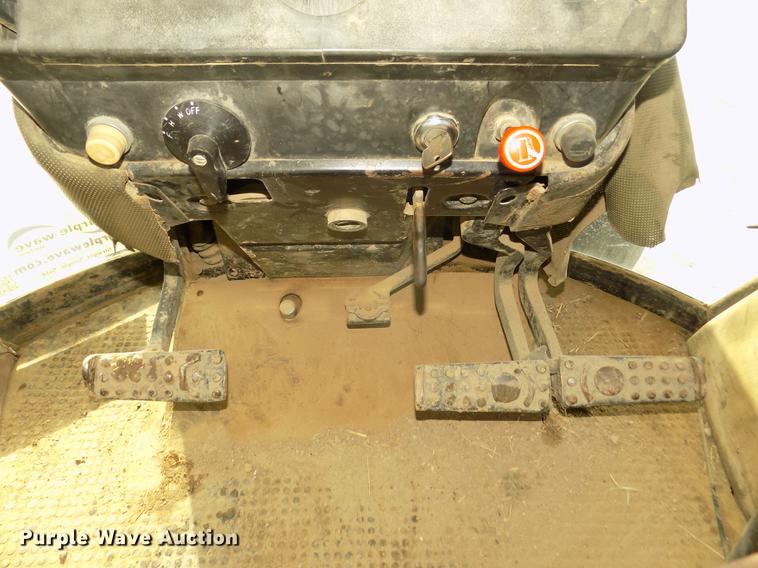 image for item DD2884 1983 John Deere 4850 MFWD tractor