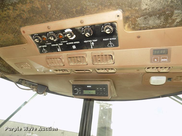 image for item DD2884 1983 John Deere 4850 MFWD tractor