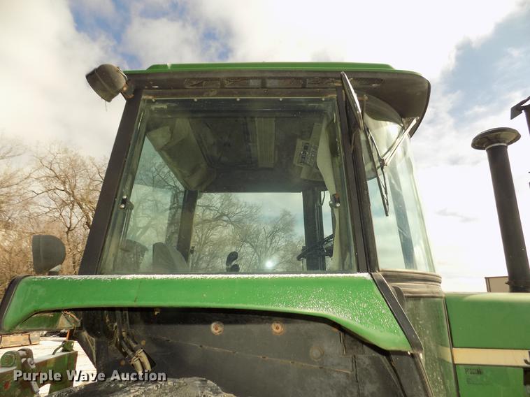 image for item DD2884 1983 John Deere 4850 MFWD tractor