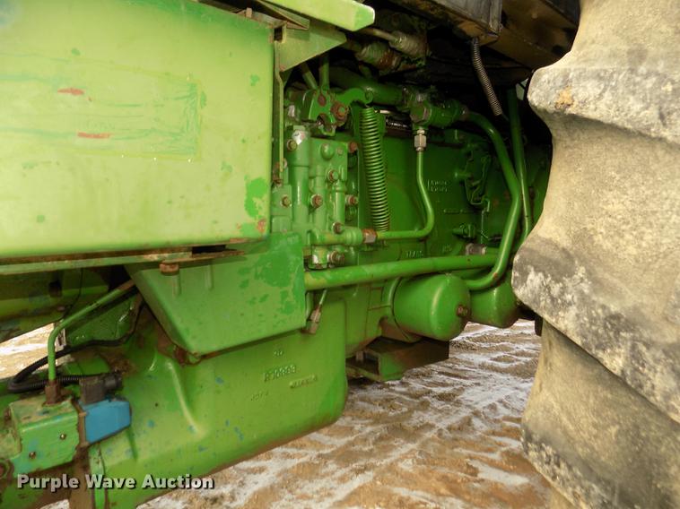 image for item DD2884 1983 John Deere 4850 MFWD tractor