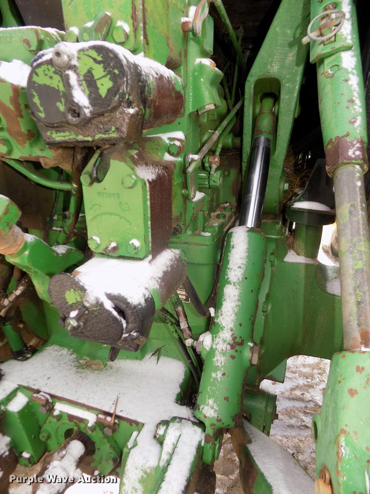 image for item DD2884 1983 John Deere 4850 MFWD tractor