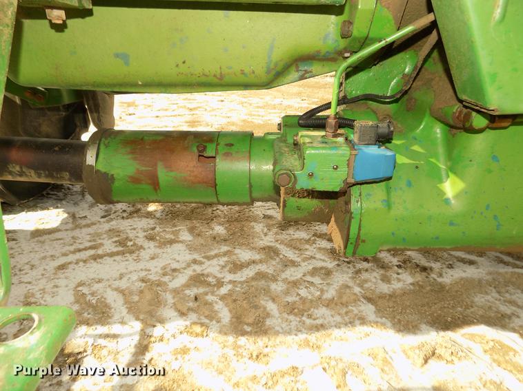 image for item DD2884 1983 John Deere 4850 MFWD tractor