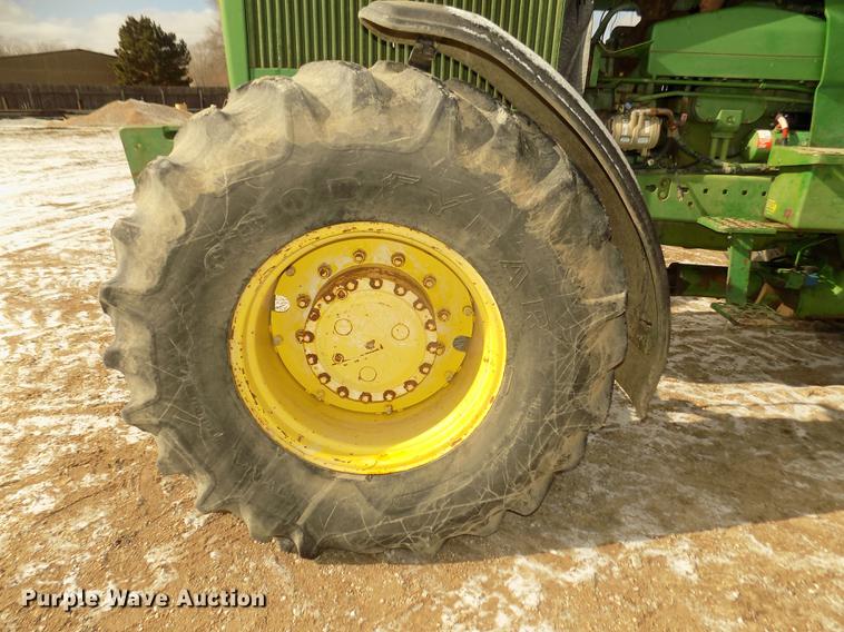 image for item DD2884 1983 John Deere 4850 MFWD tractor