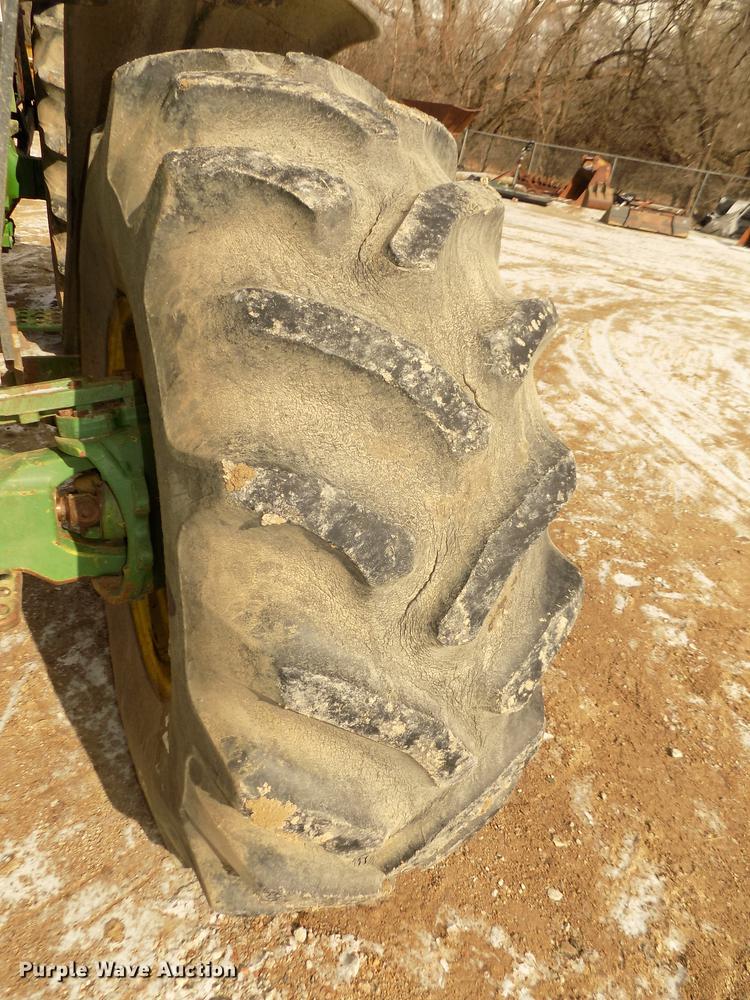 image for item DD2884 1983 John Deere 4850 MFWD tractor