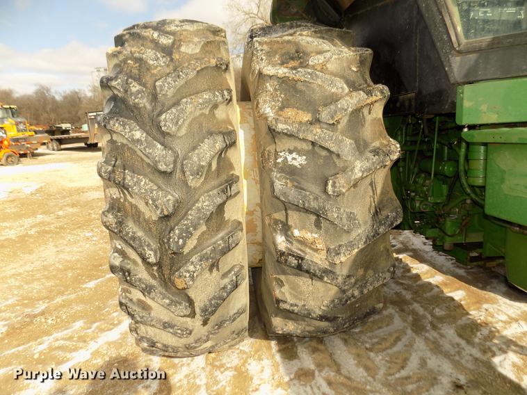 image for item DD2884 1983 John Deere 4850 MFWD tractor