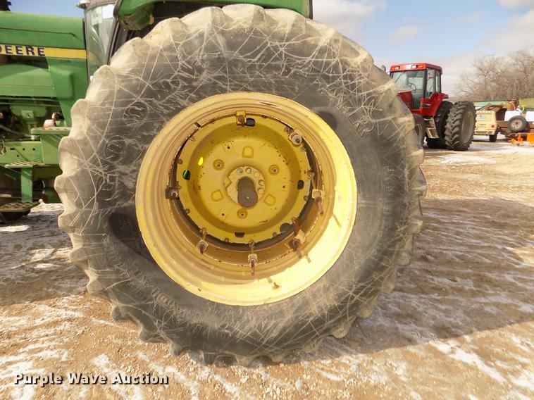 image for item DD2884 1983 John Deere 4850 MFWD tractor