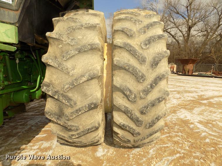 image for item DD2884 1983 John Deere 4850 MFWD tractor