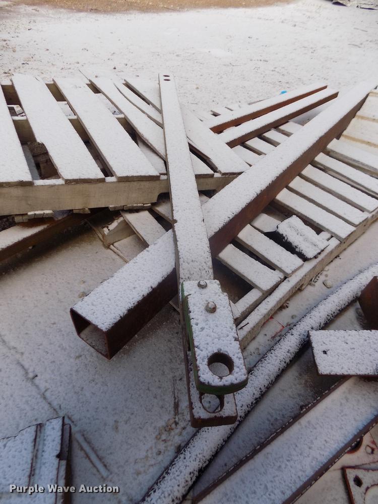 image for item DD2884 1983 John Deere 4850 MFWD tractor