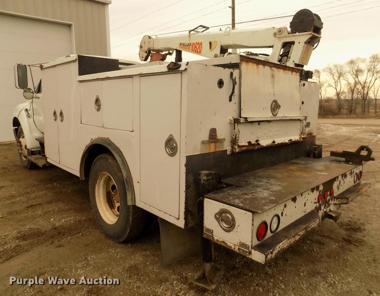 image for item DD2886 2005 Ford F650 Super Duty service truck with crane