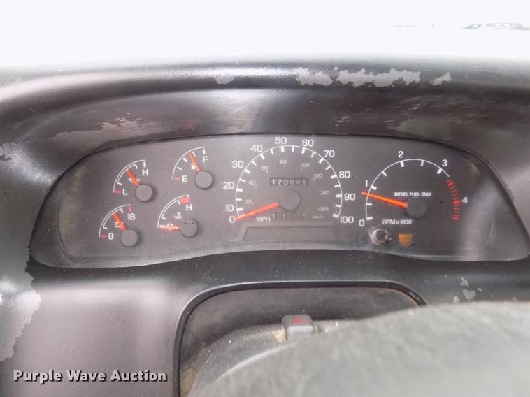 image for item DD2886 2005 Ford F650 Super Duty service truck with crane