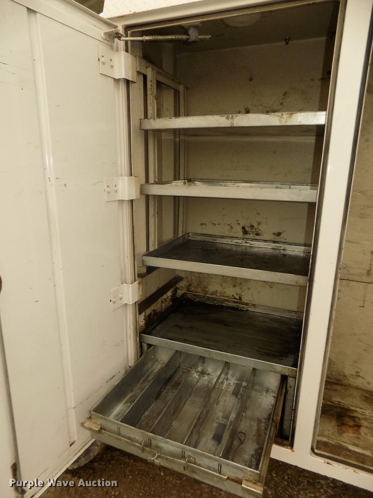 image for item DD2886 2005 Ford F650 Super Duty service truck with crane