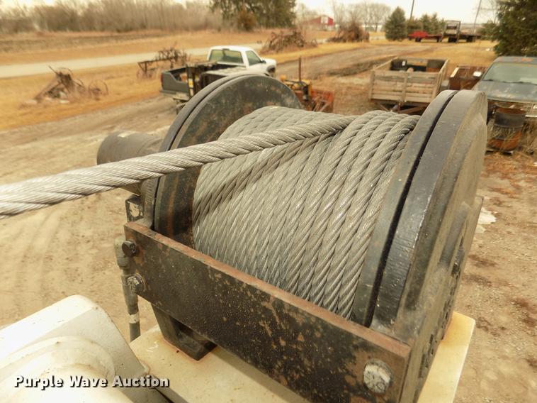 image for item DD2886 2005 Ford F650 Super Duty service truck with crane