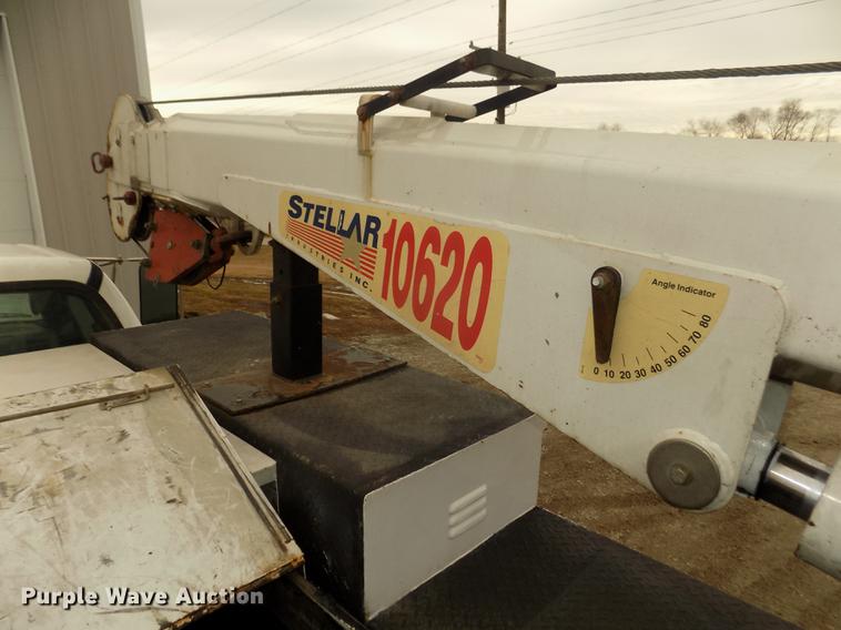 image for item DD2886 2005 Ford F650 Super Duty service truck with crane