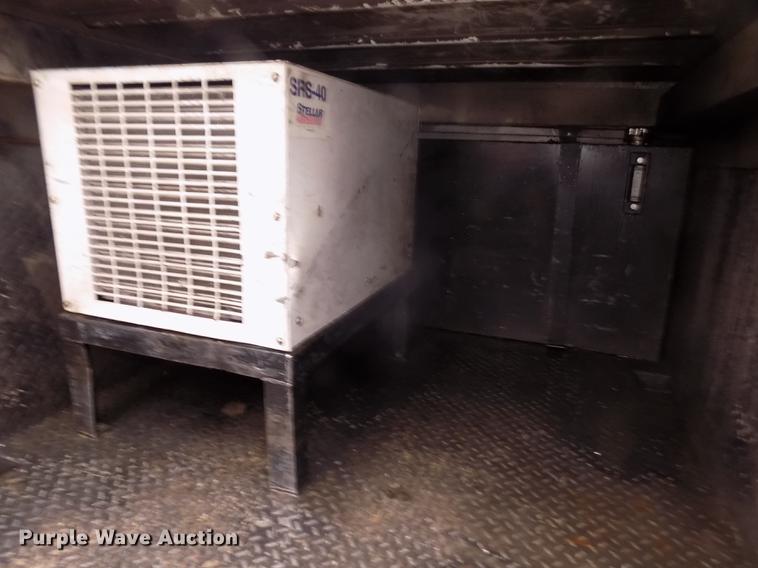 image for item DD2886 2005 Ford F650 Super Duty service truck with crane