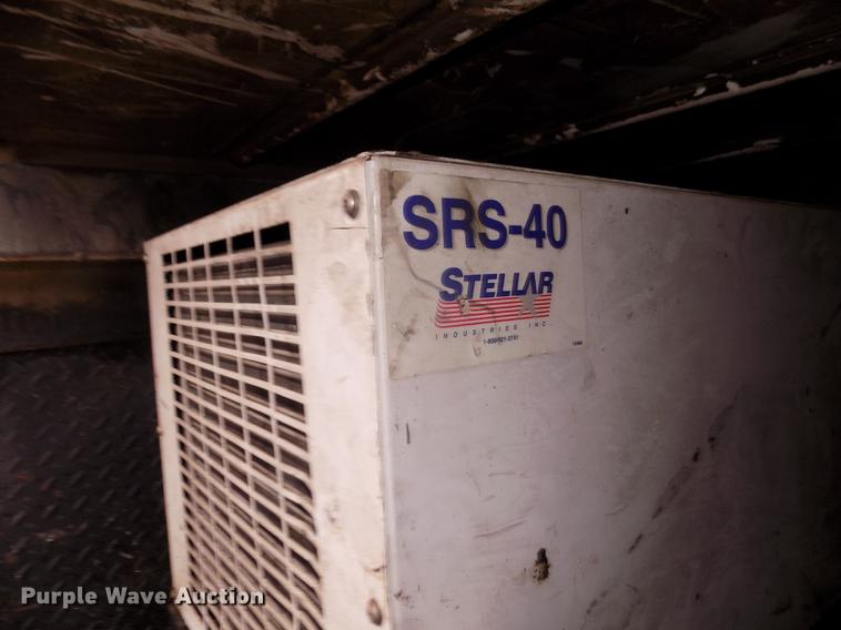 image for item DD2886 2005 Ford F650 Super Duty service truck with crane