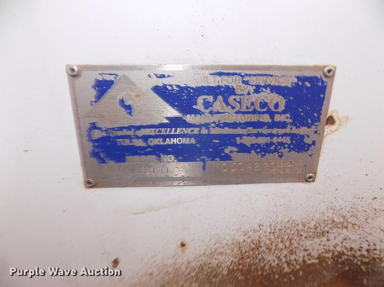 image for item DD2886 2005 Ford F650 Super Duty service truck with crane