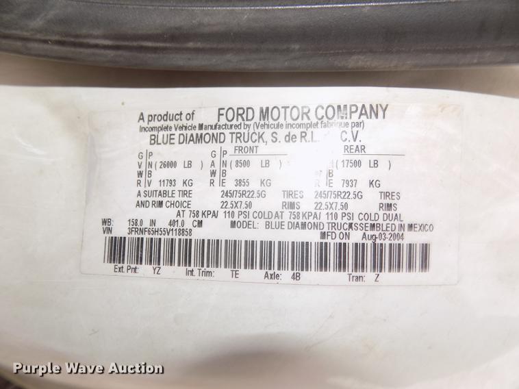 image for item DD2886 2005 Ford F650 Super Duty service truck with crane