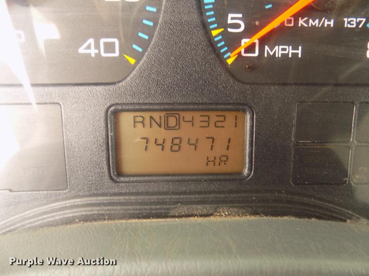 image for item DD2891 2006 International 7300 digger derrick truck