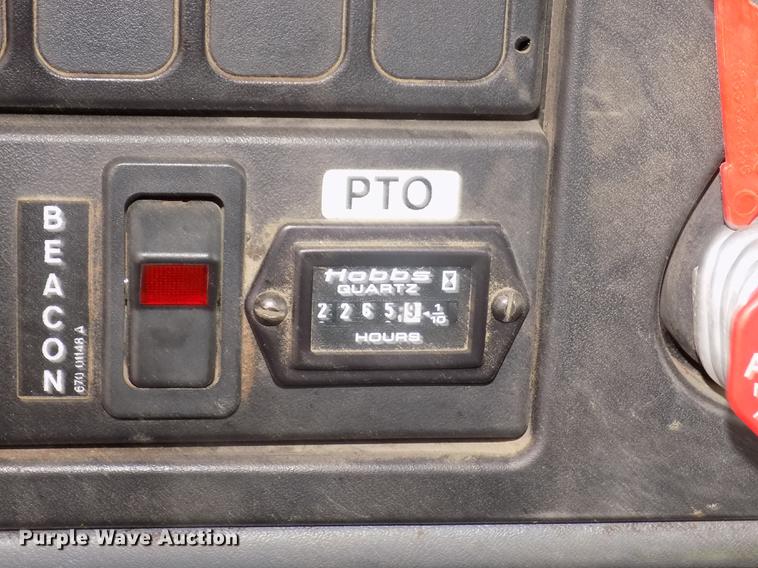 image for item DD2891 2006 International 7300 digger derrick truck