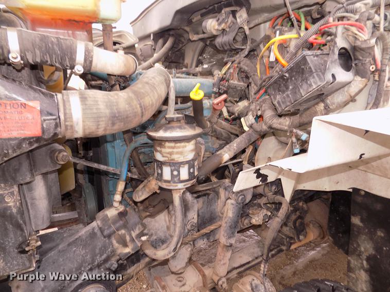 image for item DD2891 2006 International 7300 digger derrick truck