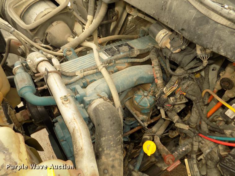 image for item DD2891 2006 International 7300 digger derrick truck