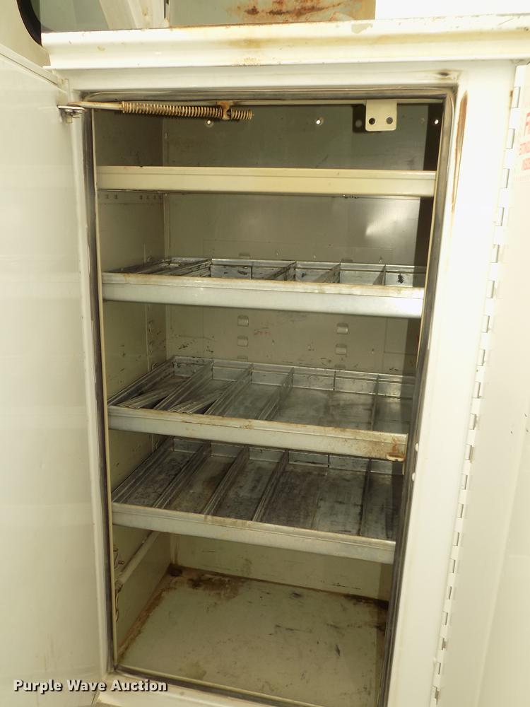 image for item DD2891 2006 International 7300 digger derrick truck