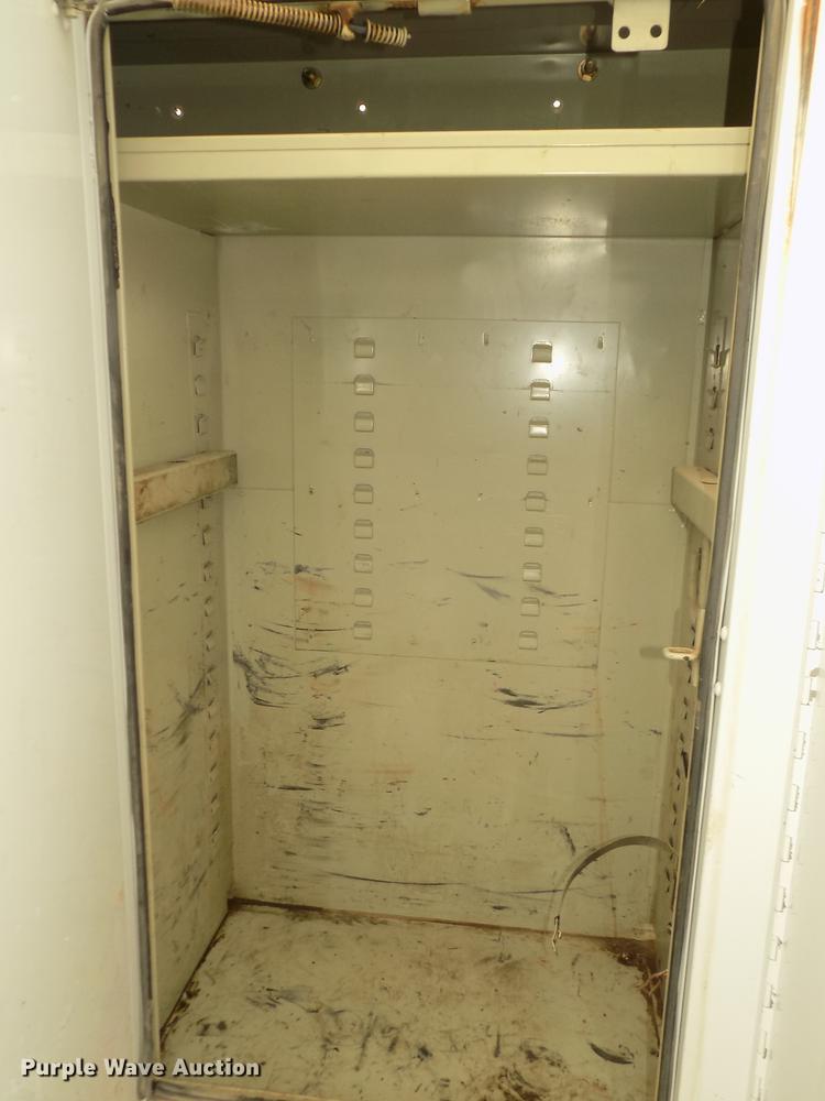 image for item DD2891 2006 International 7300 digger derrick truck