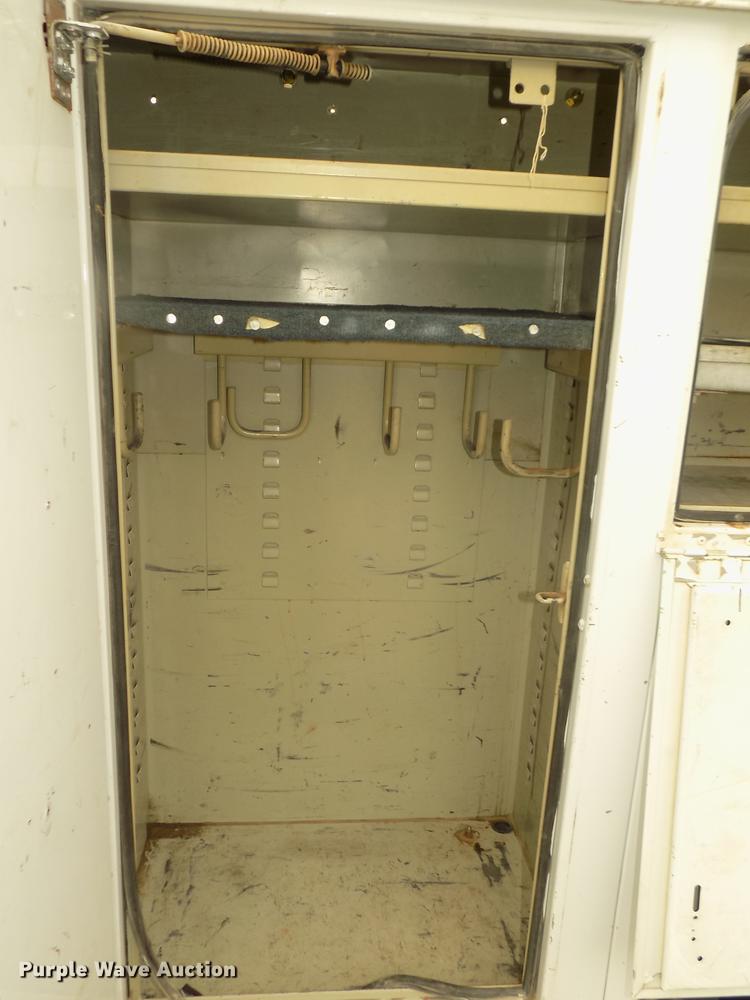 image for item DD2891 2006 International 7300 digger derrick truck