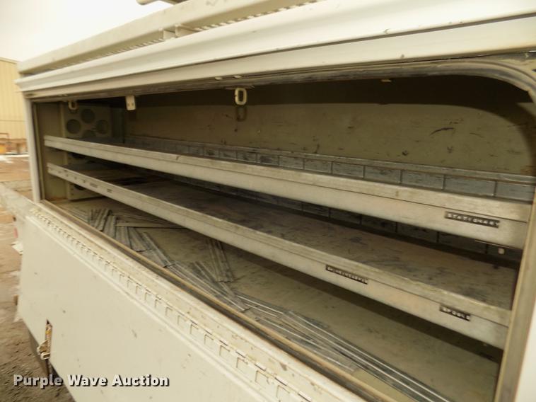 image for item DD2891 2006 International 7300 digger derrick truck