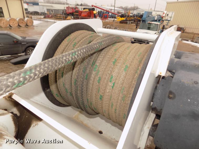 image for item DD2891 2006 International 7300 digger derrick truck