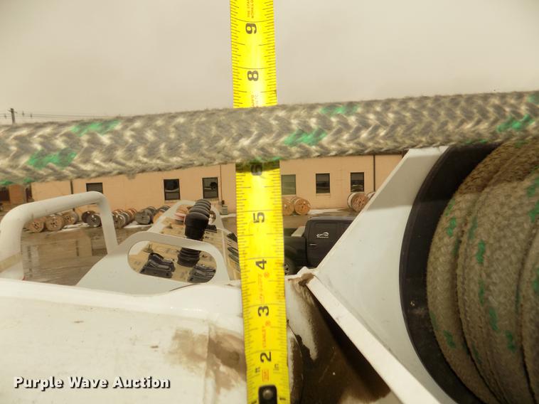 image for item DD2891 2006 International 7300 digger derrick truck