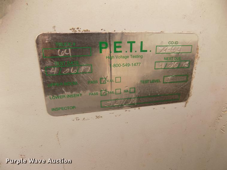 image for item DD2891 2006 International 7300 digger derrick truck