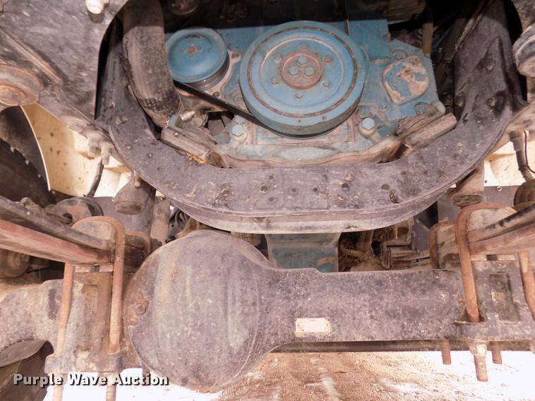 image for item DD2891 2006 International 7300 digger derrick truck