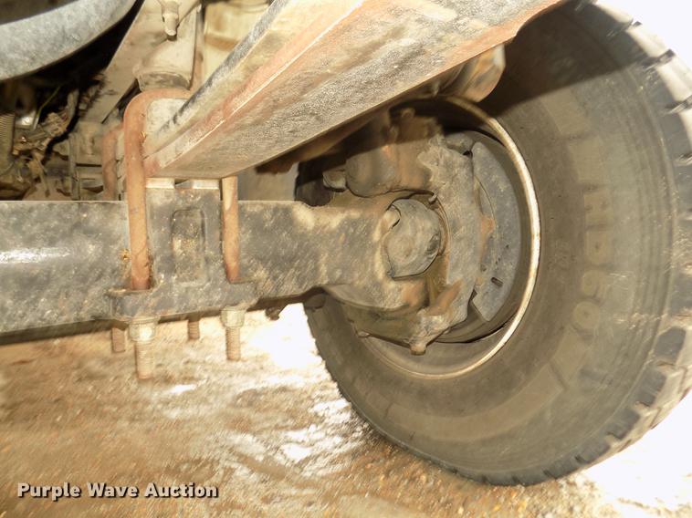 image for item DD2891 2006 International 7300 digger derrick truck