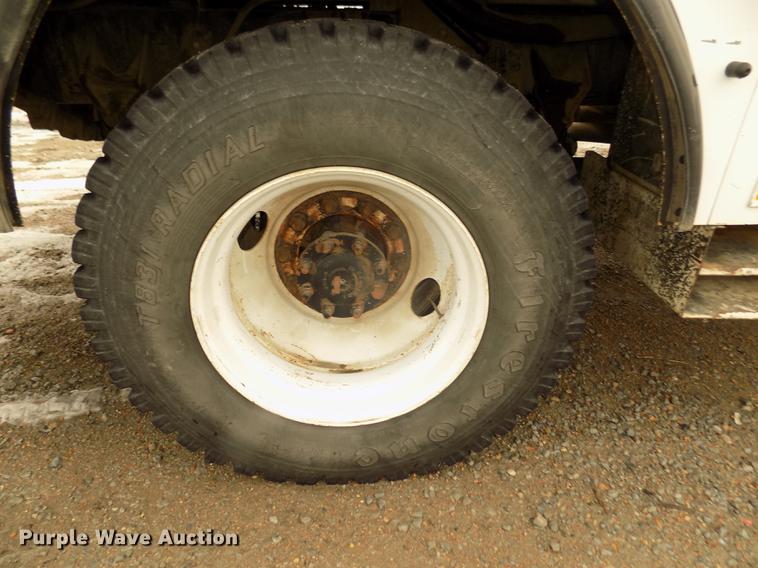 image for item DD2891 2006 International 7300 digger derrick truck