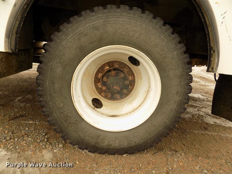 image for item DD2891 2006 International 7300 digger derrick truck