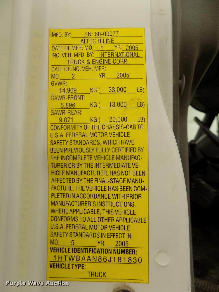 image for item DD2891 2006 International 7300 digger derrick truck